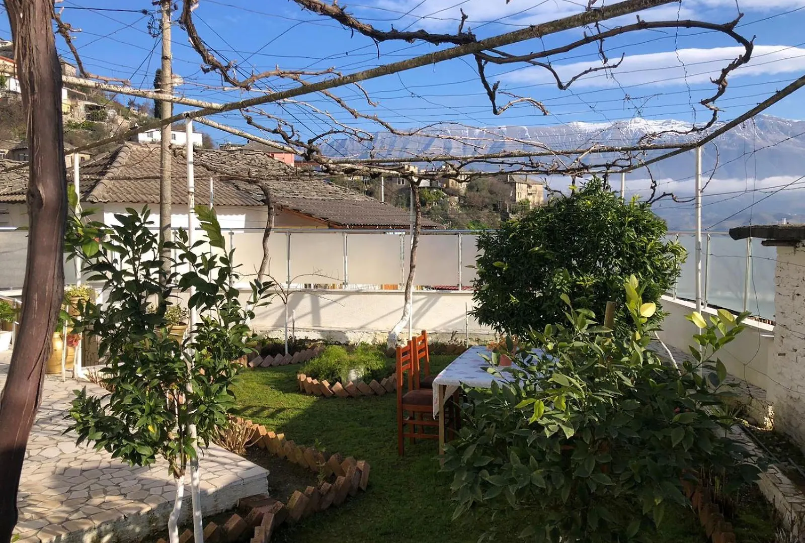 Geni Guest House Gjirokaster Albania